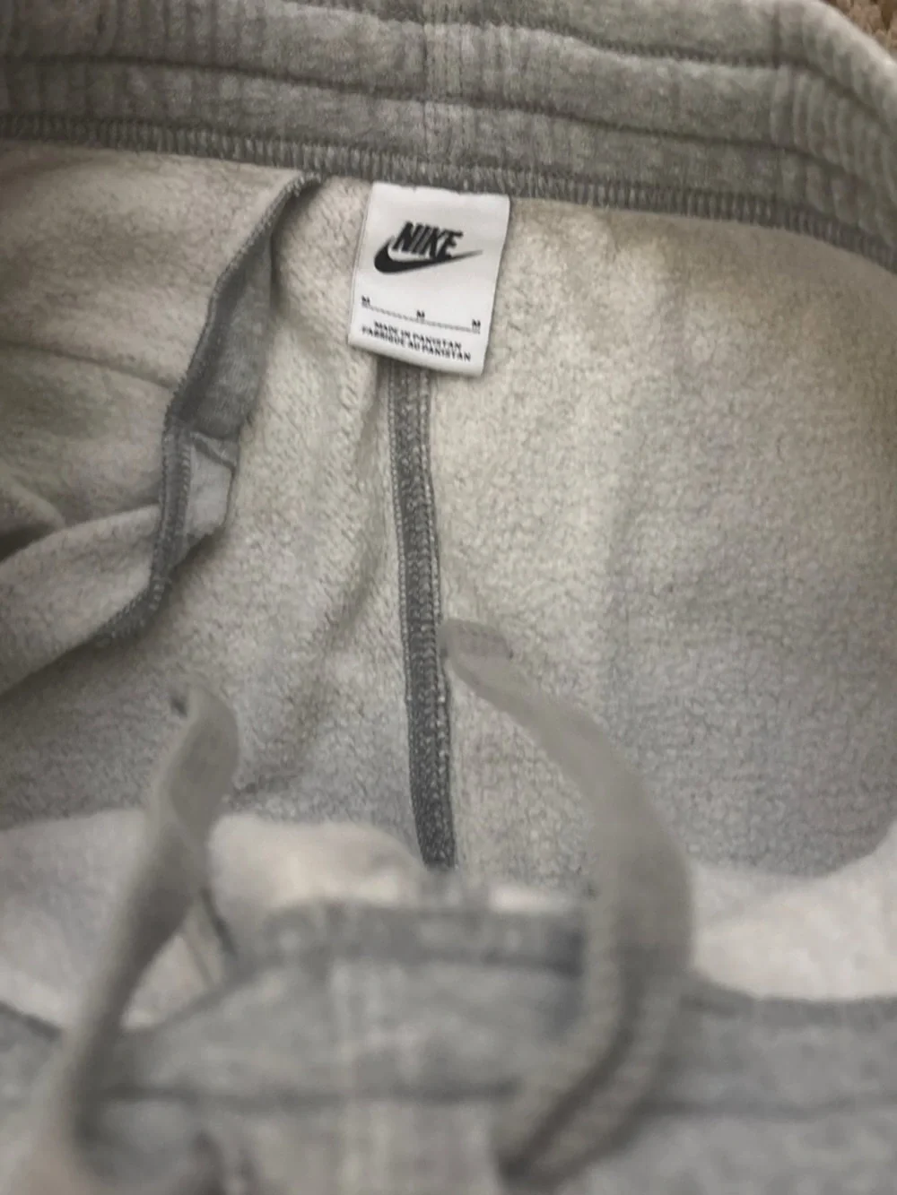 Nike Gray Fleece Joggers - Men’s Medium